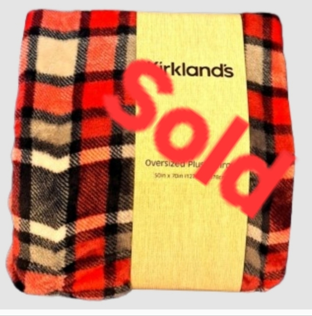 NWT Plush Throw Blanket